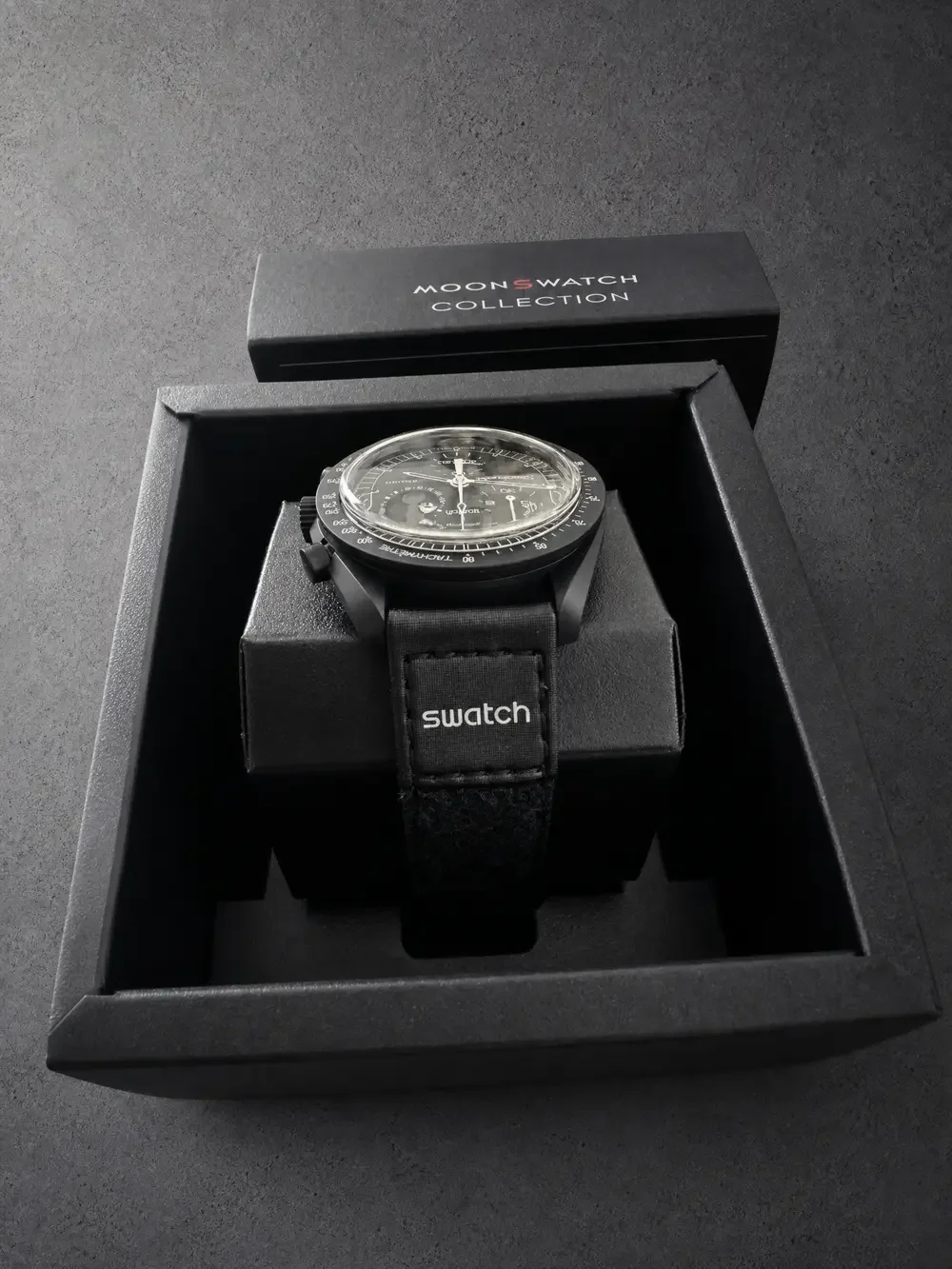 OMEGA x Swatch MISSION TO THE MOONPHASE NEW MOON – Black Bioceramic Snoopy Watch